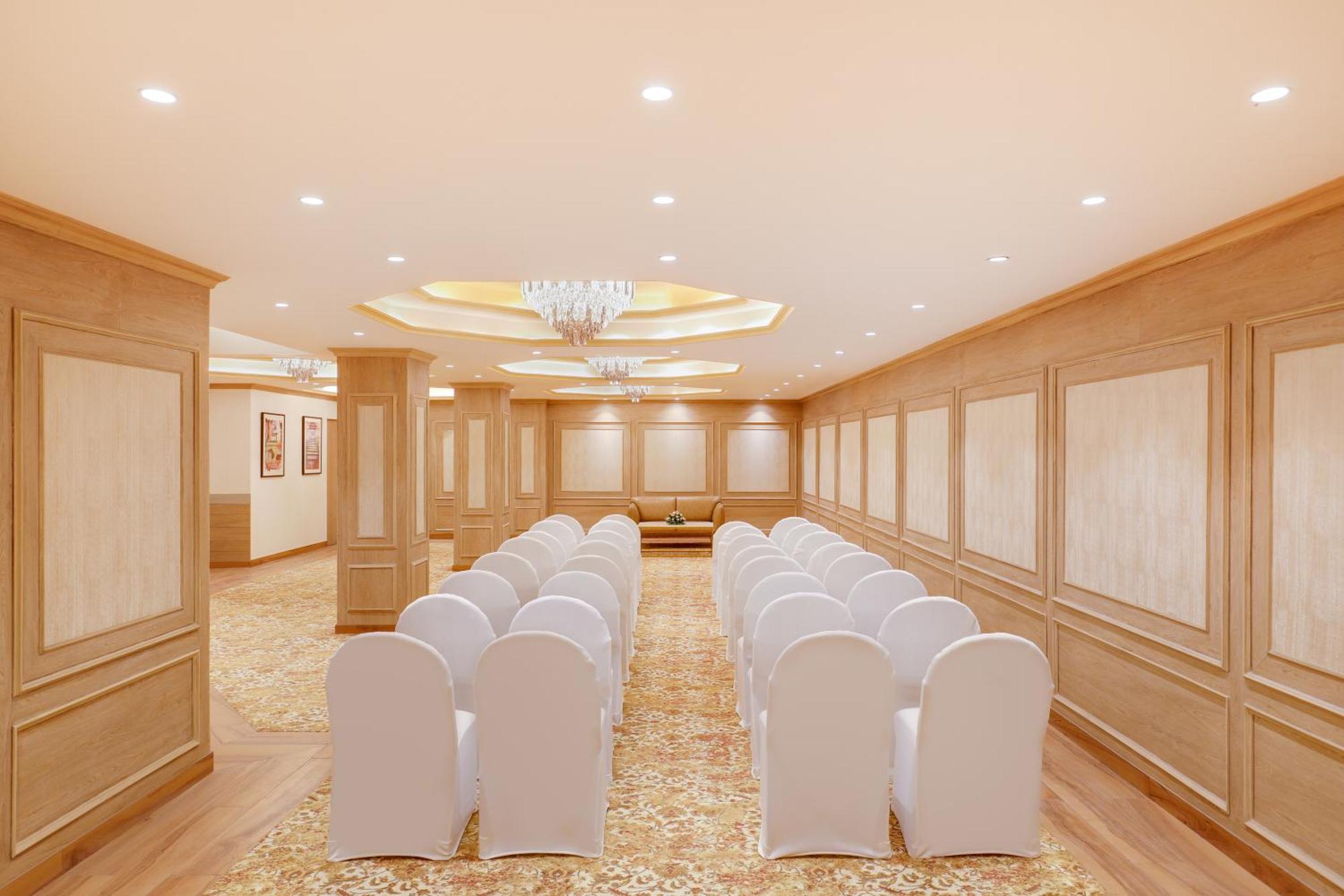 Lemon Tree Hotel Bhopal Exterior photo